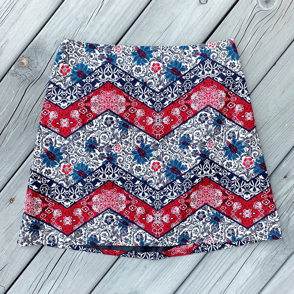 NWT EXPRESS Chevron Floral Mini Skirt Size 8